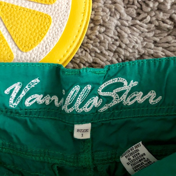 Classic Shorts - Picture 3 of 3